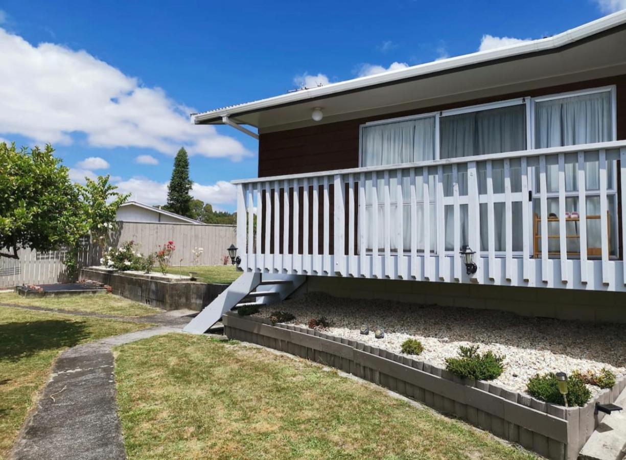 Spacious Utuhina Holiday House Rotorua Exterior photo