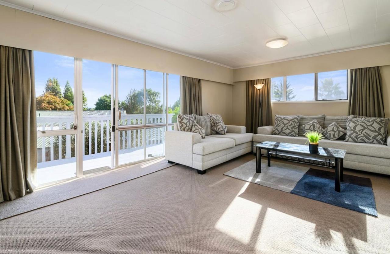 Spacious Utuhina Holiday House Rotorua Exterior photo