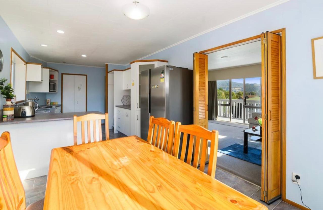 Spacious Utuhina Holiday House Rotorua Exterior photo