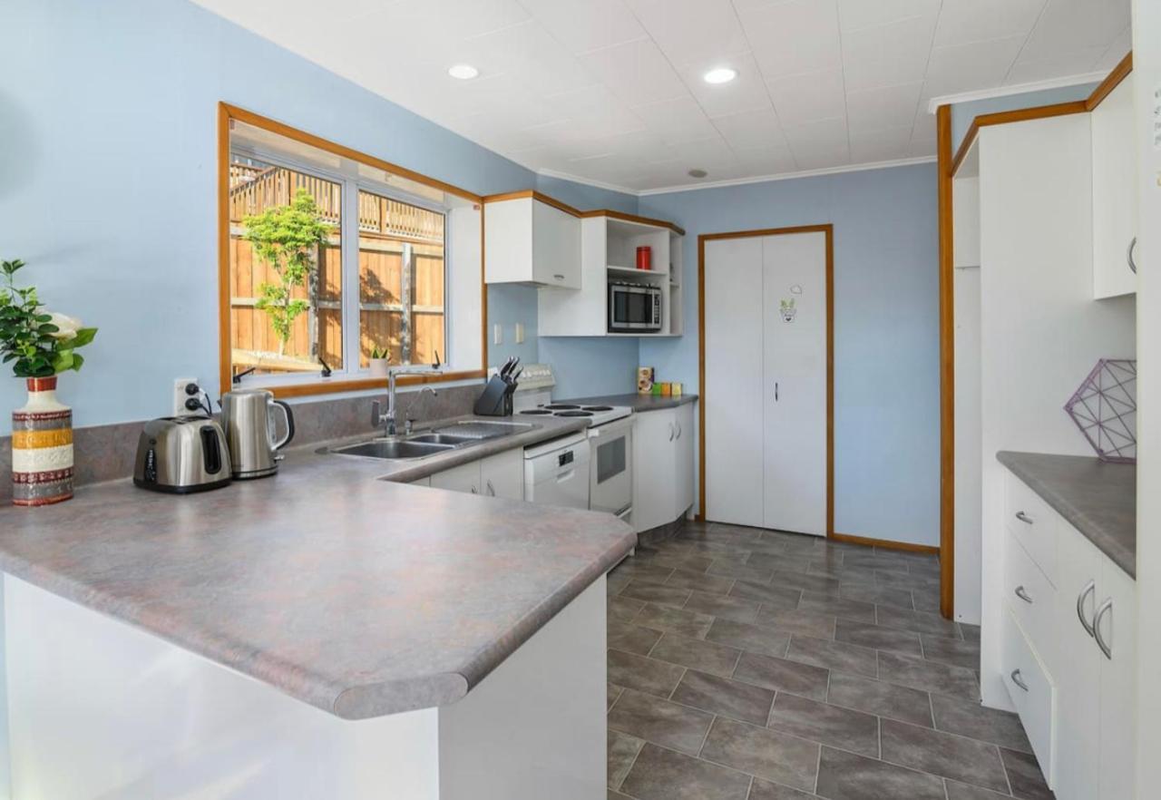 Spacious Utuhina Holiday House Rotorua Exterior photo